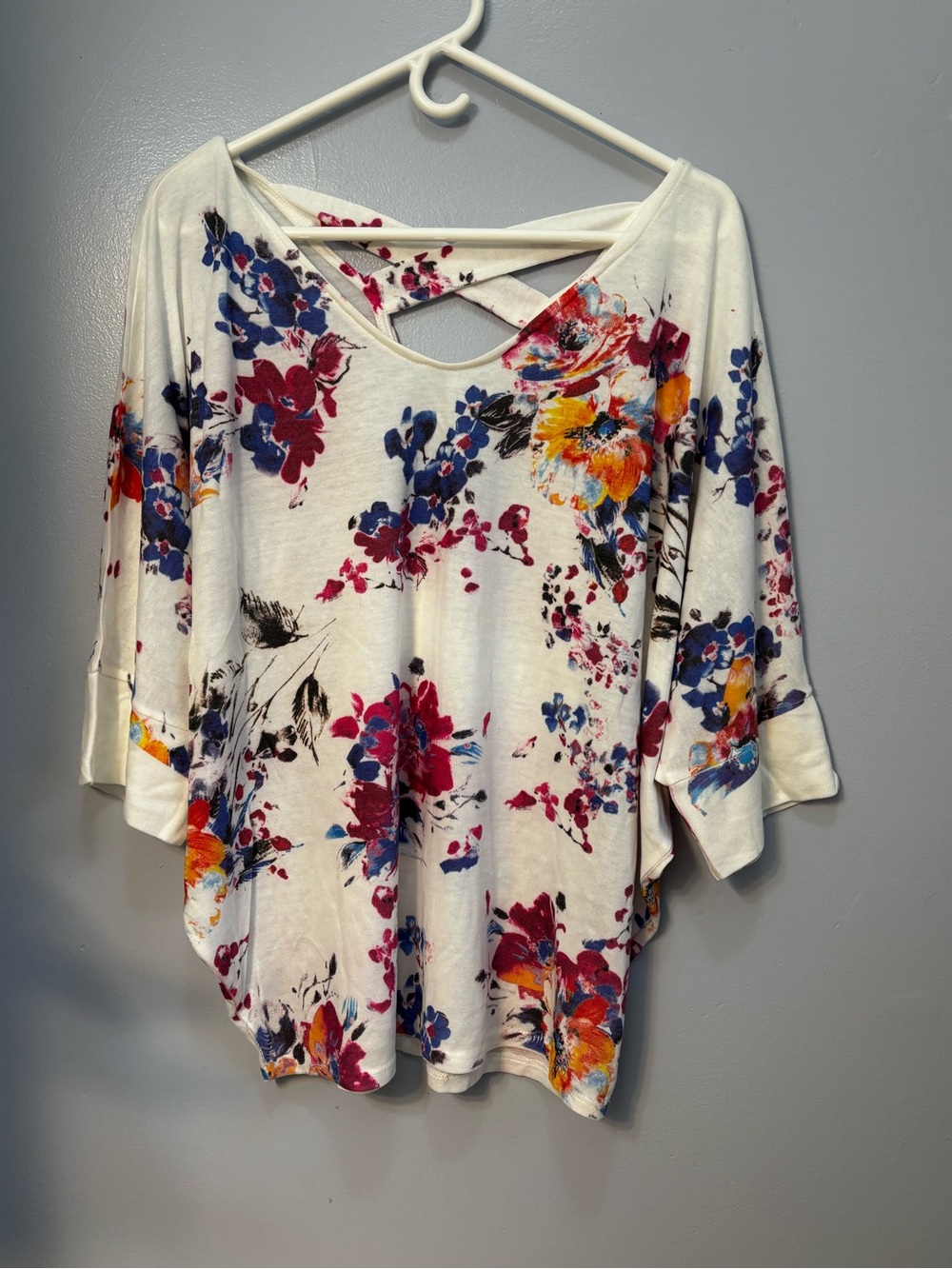 Phil Love Floral Watercolor Criss-Cross Cutout Back Knit Top Sweater Sz XL. NWOT